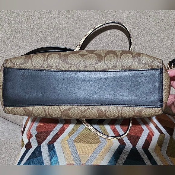 Coach Handbag Crossbody - Picture 4 of 6